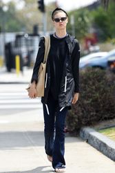 27890651_Lindsey-Wixson-Shopping-in-Los-