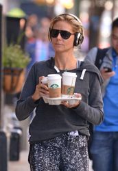 27900627_hklum150616BZNimage2.jpg