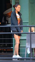 27966416_Joan-Smalls-Have-lunch-at-Mr-Ch