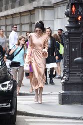 28103542_Kendall-Jenner--Out-in-Paris-02