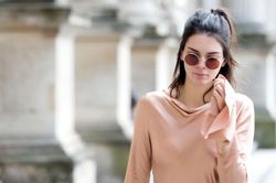 28103547_Kendall-Jenner--Out-in-Paris-07