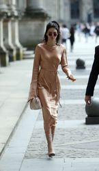 28103551_Kendall-Jenner--Out-in-Paris-11