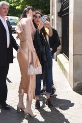 28103572_Kendall-Jenner--Out-in-Paris-32