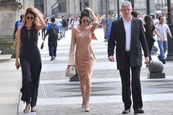 28103576_Kendall-Jenner--Out-in-Paris-36