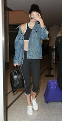 28247262_Kendall-Jenner--Arriving-at-LAX