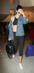 28247263_Kendall-Jenner--Arriving-at-LAX