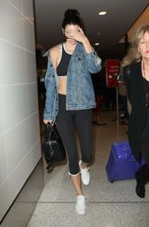 28247266_Kendall-Jenner--Arriving-at-LAX