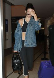 28247274_Kendall-Jenner--Arriving-at-LAX