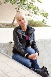 Tracy Gold - Bazen z52jqvlwgk