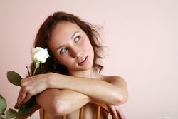 Edita - Girl With A Rose 356xfftyce