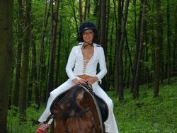 Joan White - Equestrian Queen r5lc0jj2va.jpg