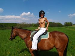 Joan White - Equestrian Queen -b5lc0kuz56.jpg